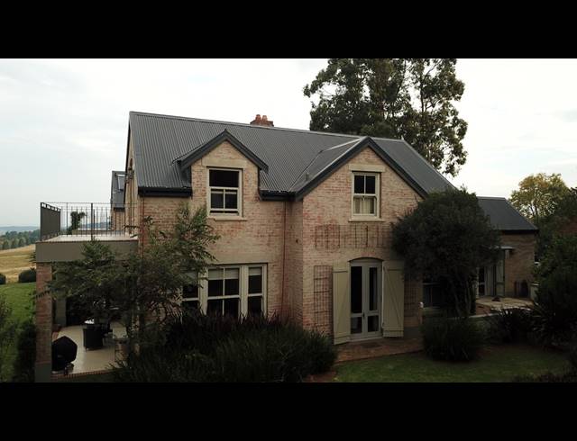 5 BEDROOM FREEHOLD FOR SALE IN EAGLECREST WILDLIFE ESTATE